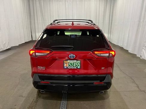 Used 2021 Toyota RAV4 SE w/ Weather & Moonroof Package AWD/4WD image 5