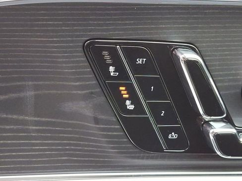 New 2025 Cadillac Lyriq Luxury image 16