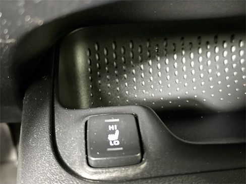 Used 2022 Toyota Corolla LE image 16