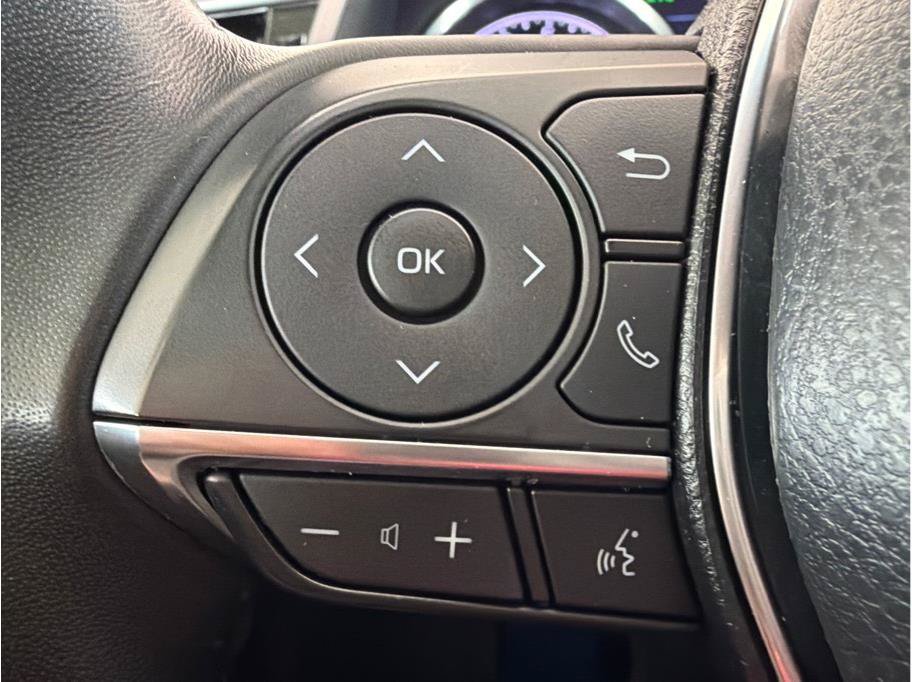 Used 2018 Toyota Camry XLE FWD image 17