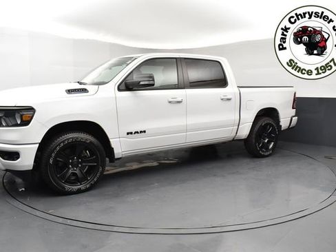 Used 2022 RAM 1500 Big Horn AWD/4WD image 3