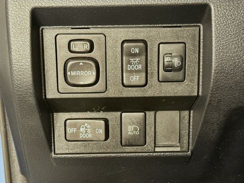 Certified 2020 Toyota Tundra SR5 w/ TRD Off-Road Package AWD/4WD image 11