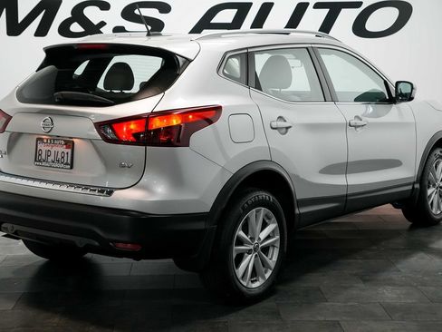 Used 2019 Nissan Rogue Sport SV w/ All-Weather Package FWD image 4