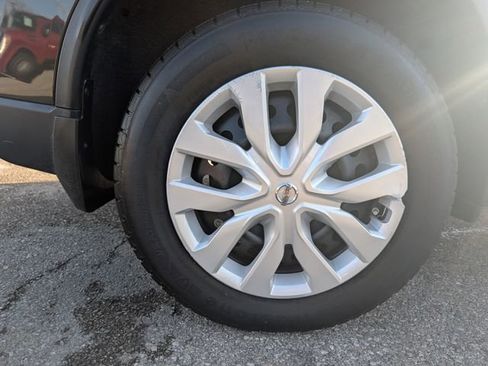 Used 2016 Nissan Rogue S image 25