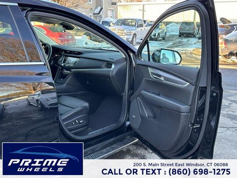 Used 2019 Cadillac XT5 Premium Luxury w/ Driver Assist Package image 16