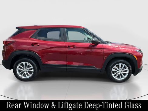 Used 2024 Chevrolet TrailBlazer LS w/ LS Convenience Package FWD image 4