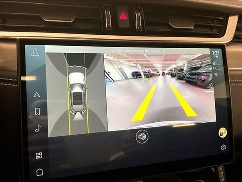 Certified 2024 Jaguar F-PACE R-Dynamic S image 23