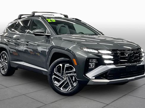 Used 2025 Hyundai Tucson Limited AWD/4WD image 2