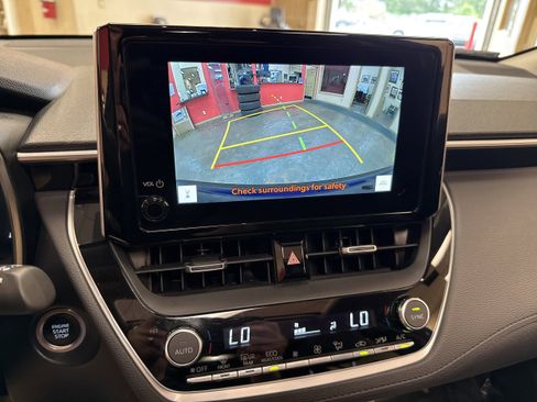 Used 2023 Toyota Corolla Cross XLE w/ Convenience Package image 38