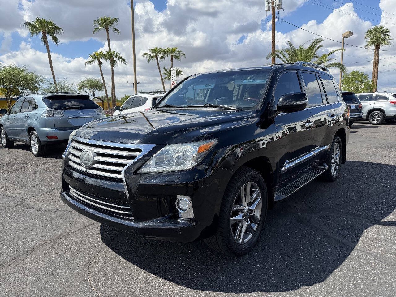 Used 2014 Lexus LX 570 4WD image 2
