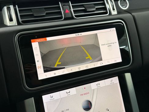 Used 2018 Land Rover Range Rover HSE image 25