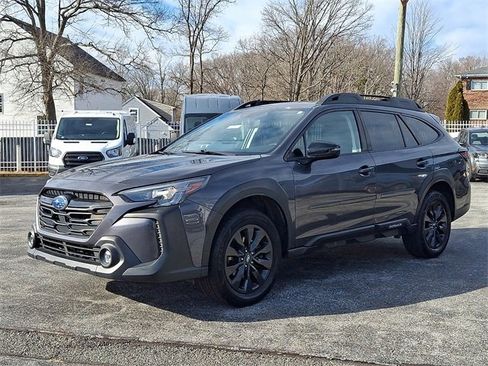 Used 2023 Subaru Outback Onyx Edition image 3