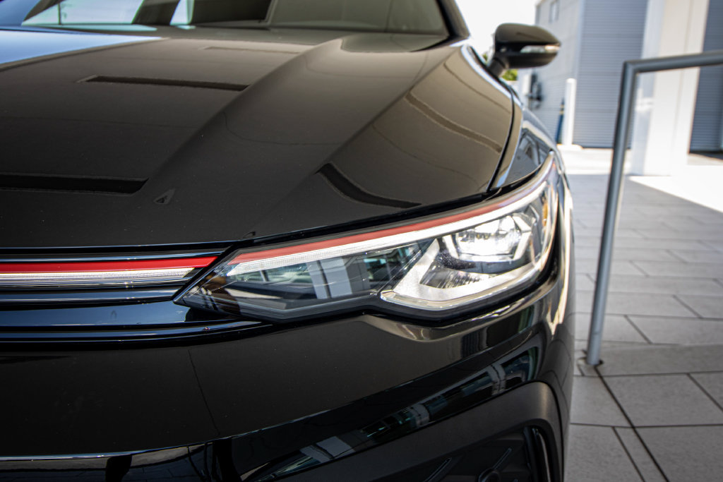 New 2026 Volkswagen GTI SE FWD image 7