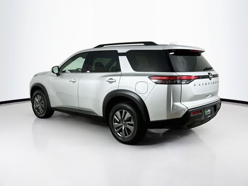 Used 2025 Nissan Pathfinder SV AWD/4WD image 5