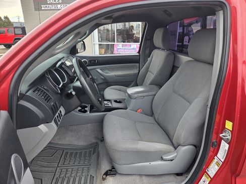 Used 2011 Toyota Tacoma 4x4 Regular Cab image 8