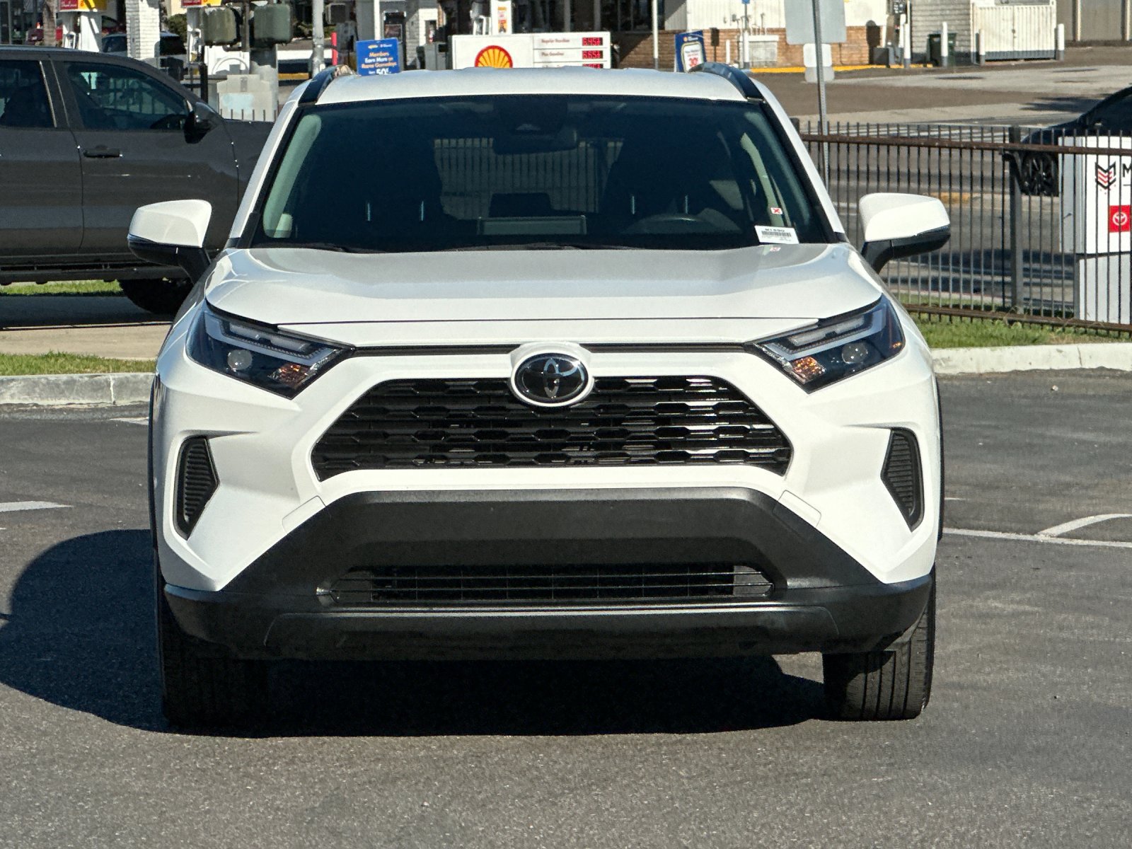 Used 2025 Toyota RAV4 XLE AWD/4WD image 7