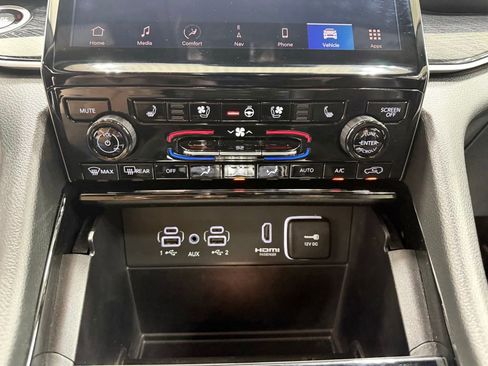 Used 2022 Jeep Grand Cherokee Trailhawk AWD/4WD image 41