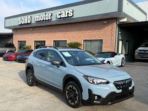 Used 2022 Subaru Crosstrek 2.5i Sport w/ Moonroof Package image 3