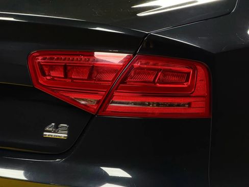 Used 2012 Audi A8 L 4.2 image 9