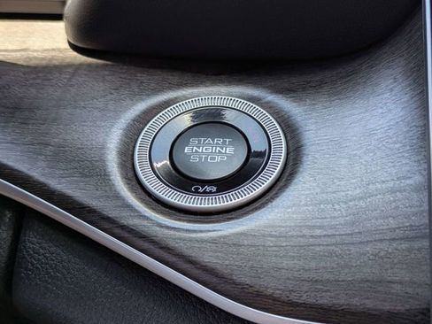 Used 2022 Jeep Grand Cherokee Limited AWD/4WD image 30