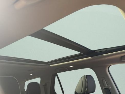 Certified 2025 Honda Pilot Elite image 31