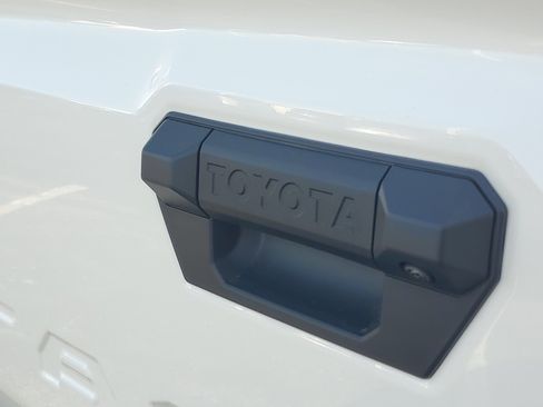 Used 2025 Toyota Tacoma SR5 image 7