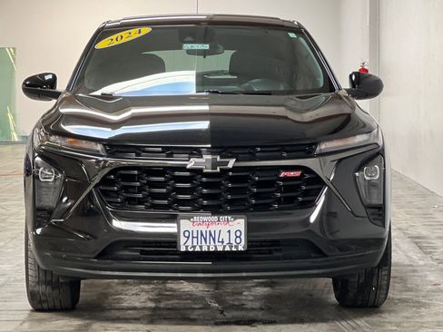 Used 2024 Chevrolet Trax RS image 9