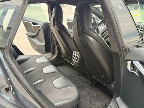Used 2016 Tesla Model S 60 image 18