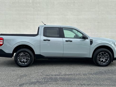 Used 2023 Ford Maverick XLT FWD image 3