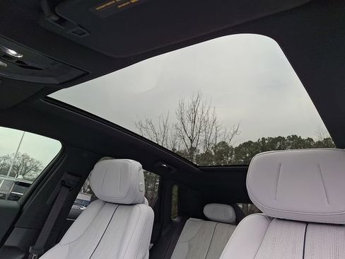 Used 2024 Cadillac Lyriq Luxury image 17