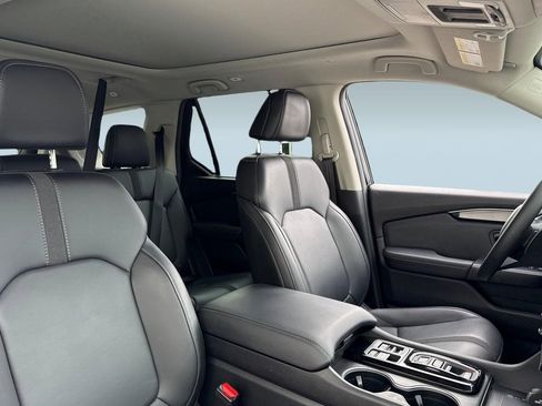 Certified 2024 Honda Pilot Touring image 31