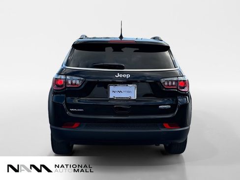Used 2022 Jeep Compass Latitude FWD image 4