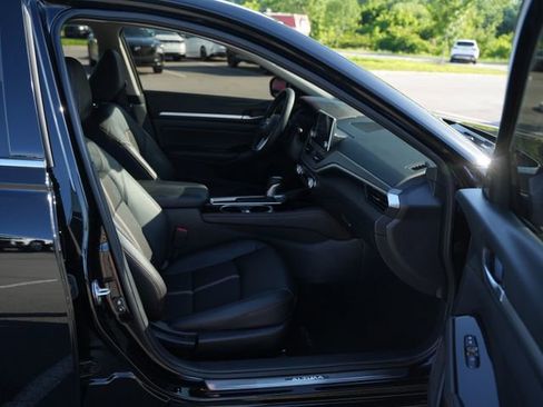 Used 2025 Nissan Altima 2.5 SR FWD image 20