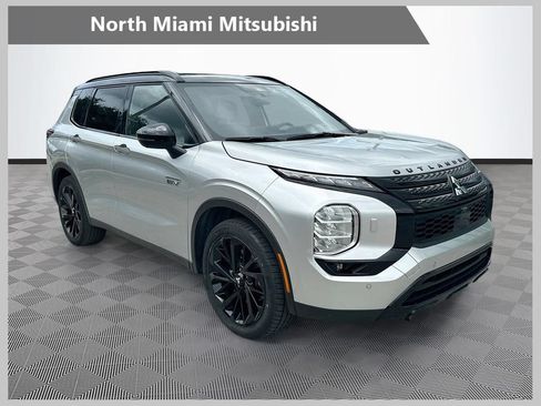 Used 2025 Mitsubishi Outlander SEL Black Edition AWD/4WD image 1