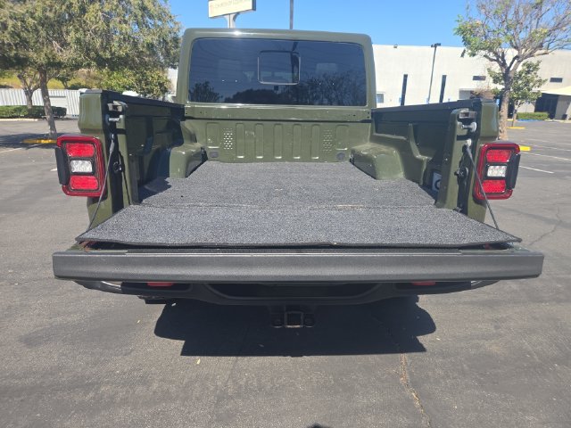 Used 2022 Jeep Gladiator Rubicon w/ LED Lighting Group AWD/4WD image 7