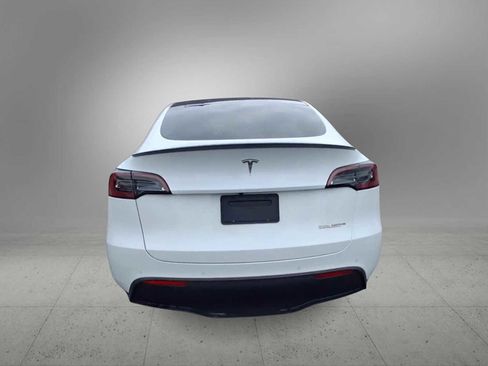 Used 2022 Tesla Model Y Performance image 7