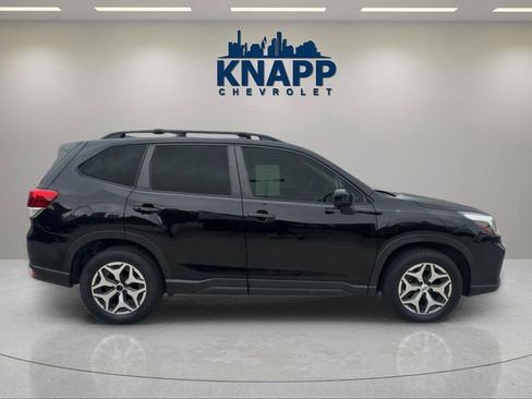 Used 2019 Subaru Forester Premium image 6