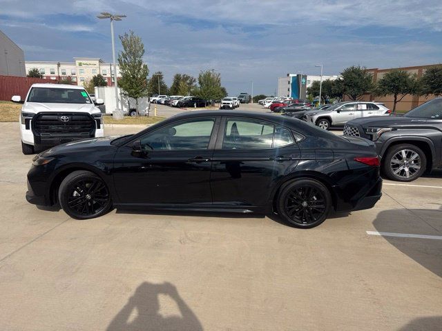 Used 2025 Toyota Camry SE FWD image 6
