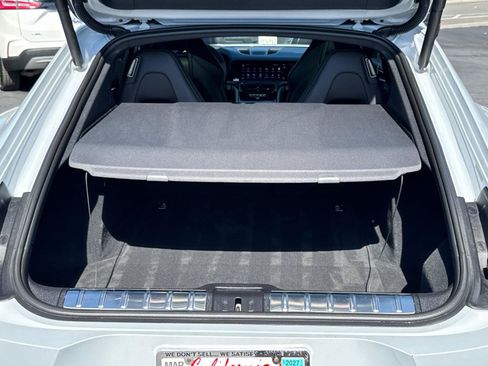 Used 2025 Porsche Panamera image 9