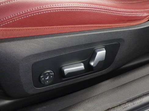 Used 2023 BMW M440i Convertible w/ Premium Package image 26