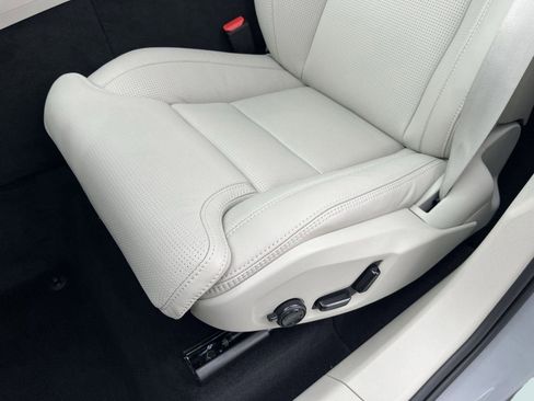 Used 2025 Volvo XC60 B5 Ultra w/ Protection Package Premier image 12