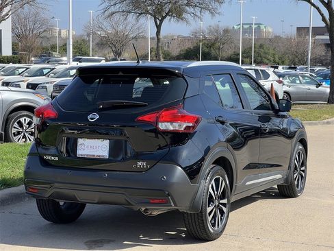 Used 2020 Nissan Kicks SR image 4