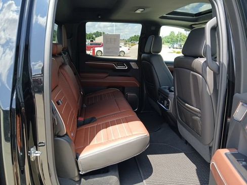 Certified 2026 GMC Sierra 1500 Denali Ultimate w/ LPO, Black Badging Package AWD/4WD image 31