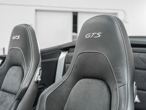 Used 2019 Porsche 911 Cabriolet image 26