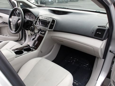 Used 2011 Toyota Venza image 13