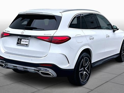 Used 2025 Mercedes-Benz GLC 350e 4MATIC image 12