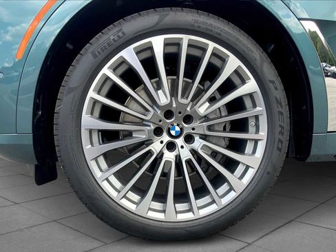 Used 2026 BMW X7 xDrive40i image 11