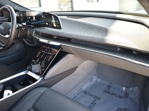 Used 2024 Lucid Air Touring image 35