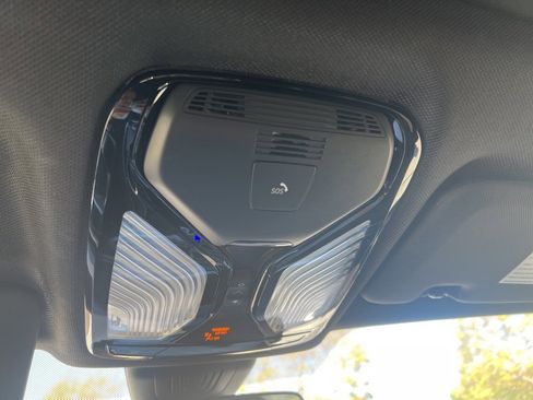 Used 2021 BMW X5 M50i w/ Premium Package image 18