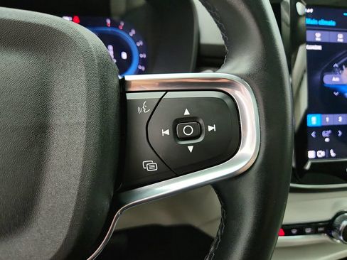 Used 2023 Volvo XC40 B5 Plus AWD/4WD image 25